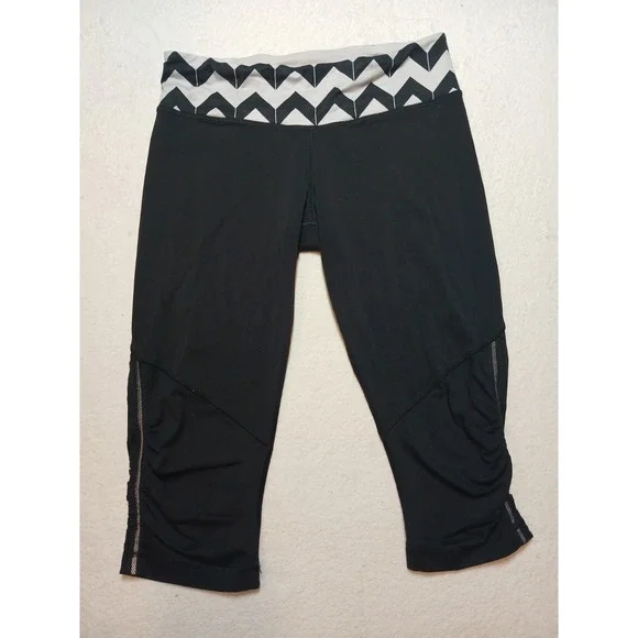 Lululemon Run For Your Life Crop Size 10 Leggings Chevron Black‎ Yoga Running