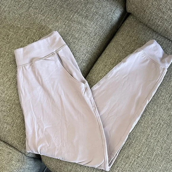 Under Armour Loose Fit Jogger Pants - Purple Small