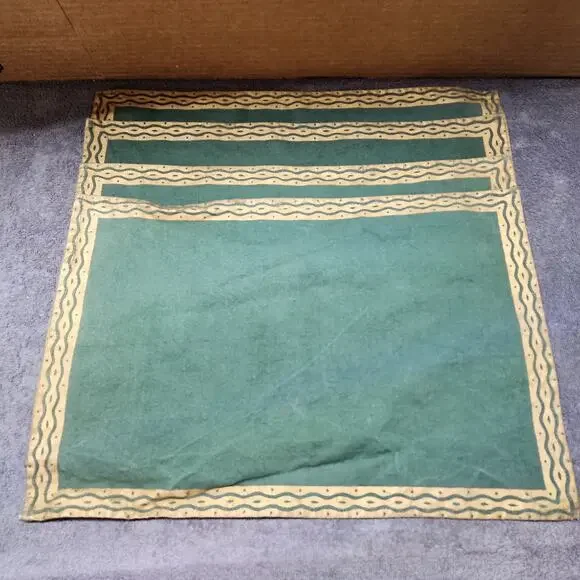 Vintage Pier 1 Imports 4 piece green cotton placemats B b48