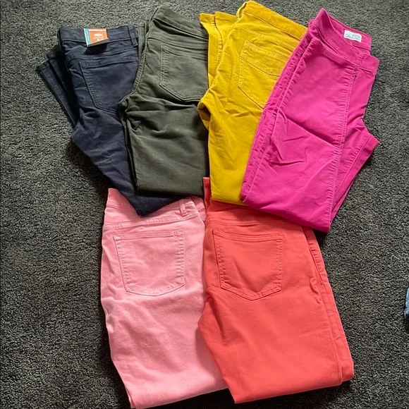 SUPER DEAL NEW Lot of 6- size 6 pants GAP/ OLD NAVY
