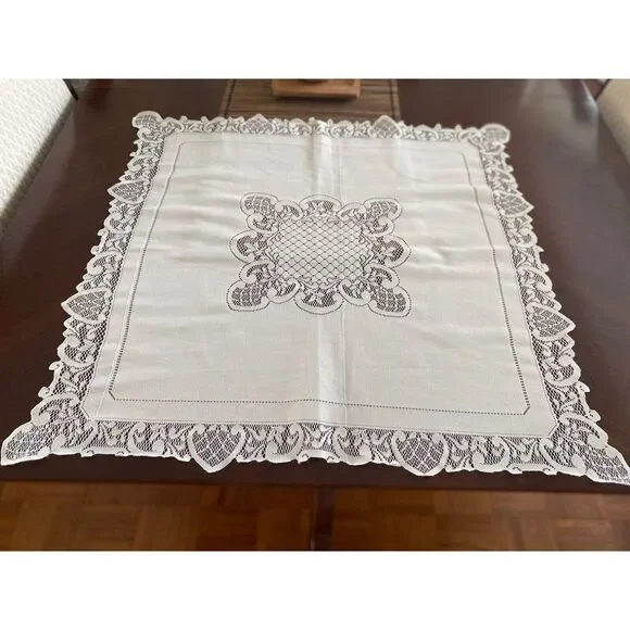 Vintage 1980s Ivory Lace Leaves Rectangle Tablecloth Cottage Farmhouse 26