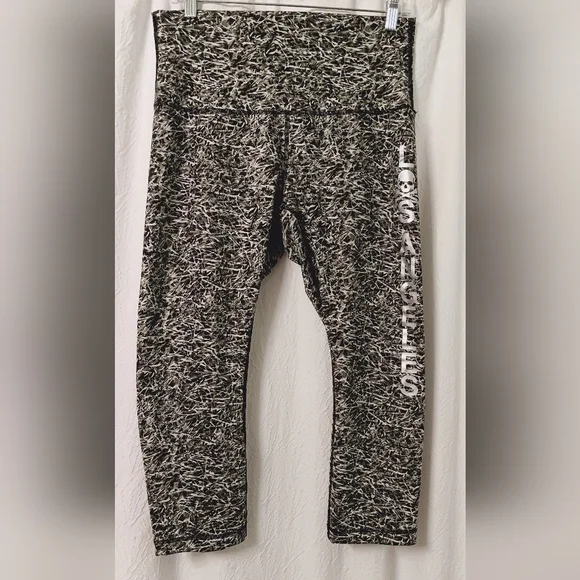 Lululemon High Rise Green Camo Los Angeles Leggings 10 Womens Crop Wunder Under
