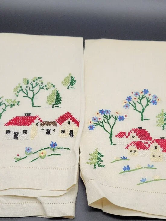 Vtg. Set of 2 White Cotton Embroidered Floral Kitchen & Tea Towels, Rectangular