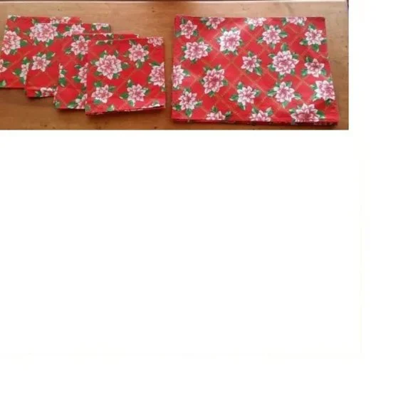 Shabby Farmhouse Placemats + 4 Matching Napkins Red Floral Flower Lot of 4