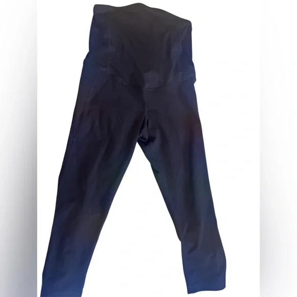 MATERNITY Ingrid & Isabel Black Crossover Panel Active Knee Capri Crop Leggings