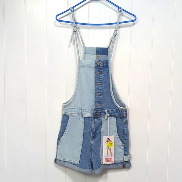 ❤️5/$25⭐NWT Patchwork Overalls