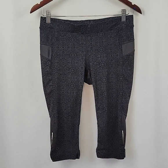 Athleta Bare to Run Knicker Asphalt Starfruit Print Size Medium