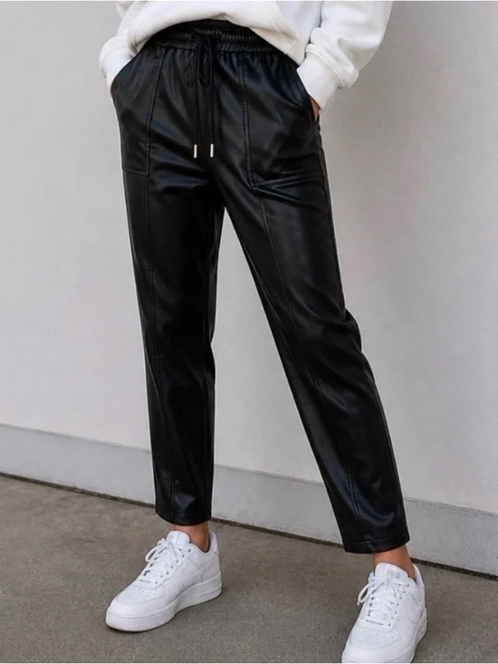 NWOT Blank NYC faux vegan leather cargo/utility style pants. Women’s 31 (12).