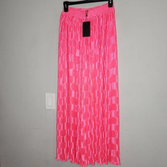 NWT South‎ Beach Pink satin crinkle pleated wide leg pants. Size 6. ASOS