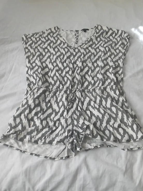 J Crew Gray and White Printed Drawstring Waist Women's Romper L