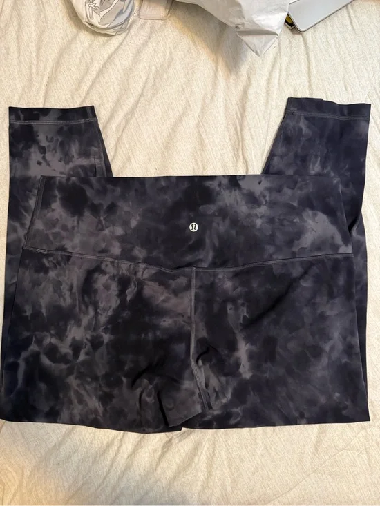 Lululemon athletica Women’s Size 18 NWOT Black Tie-Dye Leggings