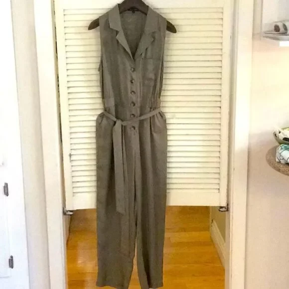 William B belted pocketed jumpsuit. Neutral. Small