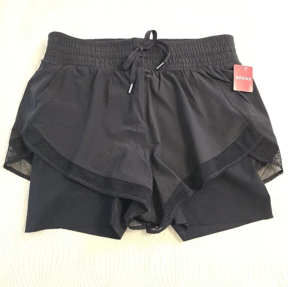 NWT SPANX Ladies 2 In 1 Booty Boost Athletic Shorts