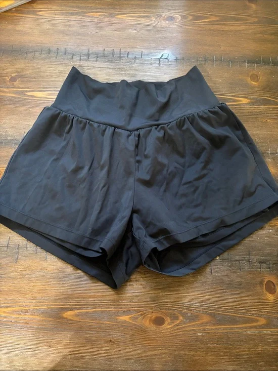 Halara Women’s Athletic Shorts black