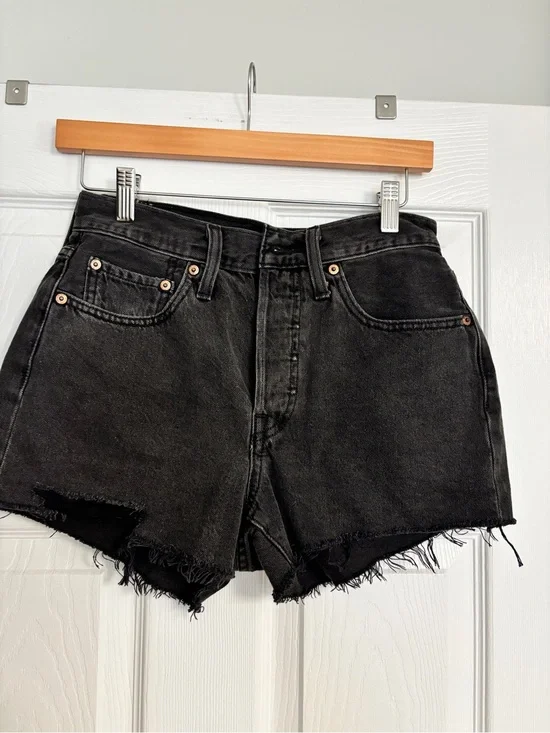 NWOT Levi’s 501 cutoff shorts black