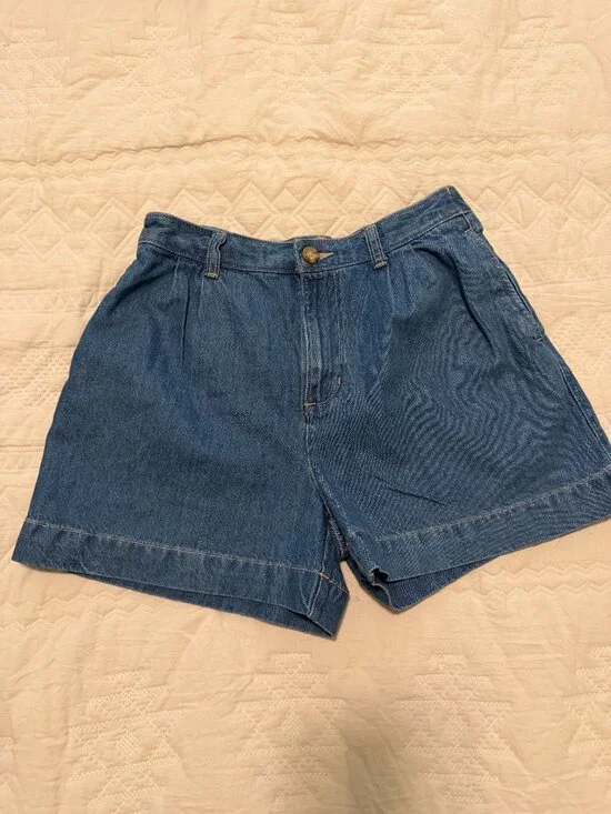High-Waisted Old Navy OG Chino Shorts -- 4-inch inseam