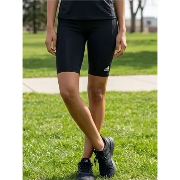 NWT Adidas Women’s Black Athletic Bike Short 10” Running Workout - Size XS