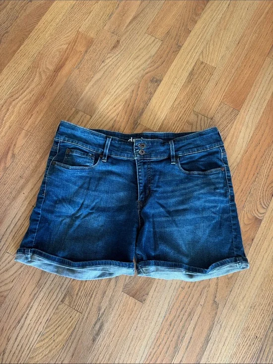 Denizen Levi's Dark Blue Rolled Cuff Denim Shorts Size: 14