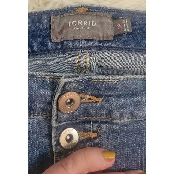 Torrid Feel the Fit Distressed Denim Button Up Shorts 4.5
