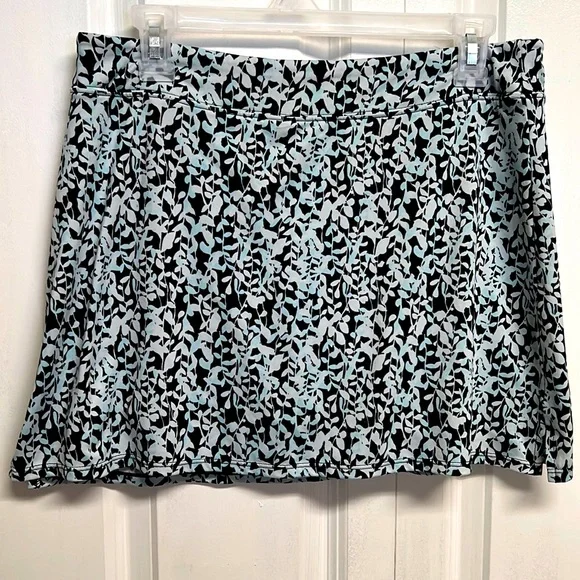 Tranquility Black Shades of Blue Leaf Print Mid Rise Pull Up Skort Size M
