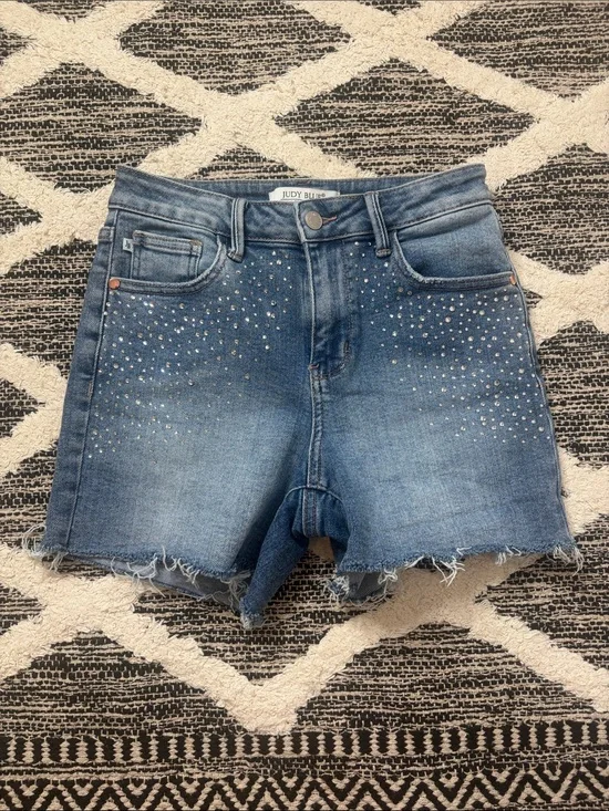 Judy Blue Crystal-Embellished medium Wash Denim Shorts size small stretch