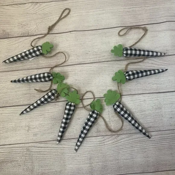 Rabbit Hill Farm Buffalo Plaid Carrot Garland with Jute Twine String 6ft Long