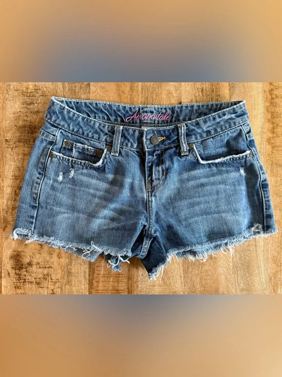 Aeropostale Distressed Denim Cutoff Shorts Size 3/4 Medium Wash Frayed Hem Y2K