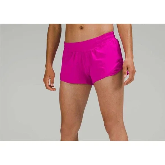 Lululemon Hotty Hot Low-Rise Lined Short 2.5