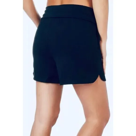 Brisas athletic Shorts in the color cashmere blue, featuring a high waistband, i