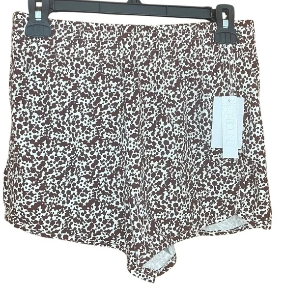 Abound Dolphin Hem Shorts Brown White