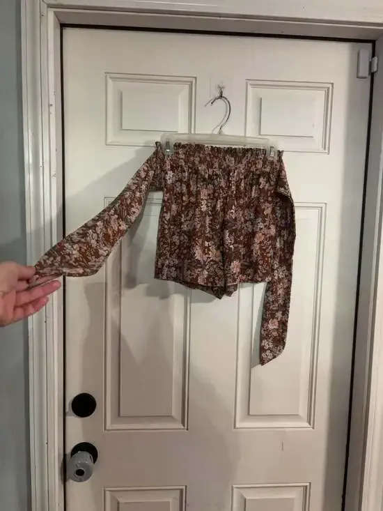 No Comment NY-LA Floral Smocked Waist Tie Front Shorts Size L