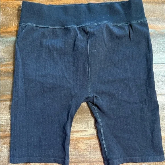 Ⓜ️Anthropologie Black Ribbed Biker Shorts | Women’s XS/S‎  GUC