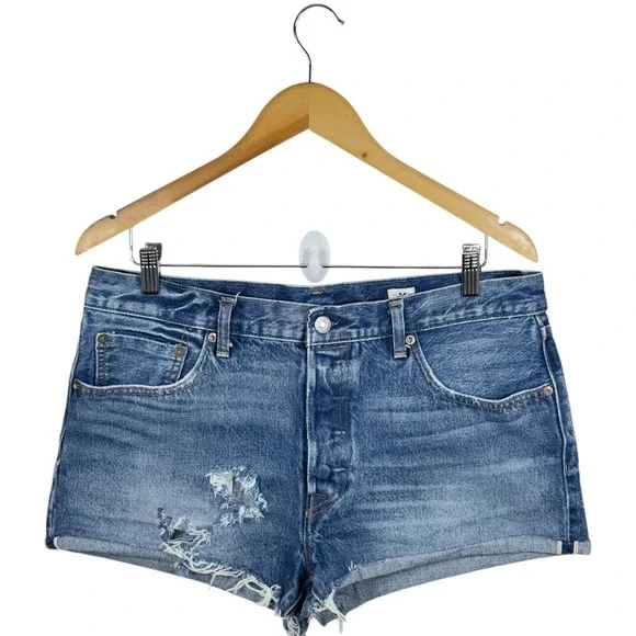 Levi's 501 White Oak Cone Denim Shorts Distressed‎ Women's Size W 32