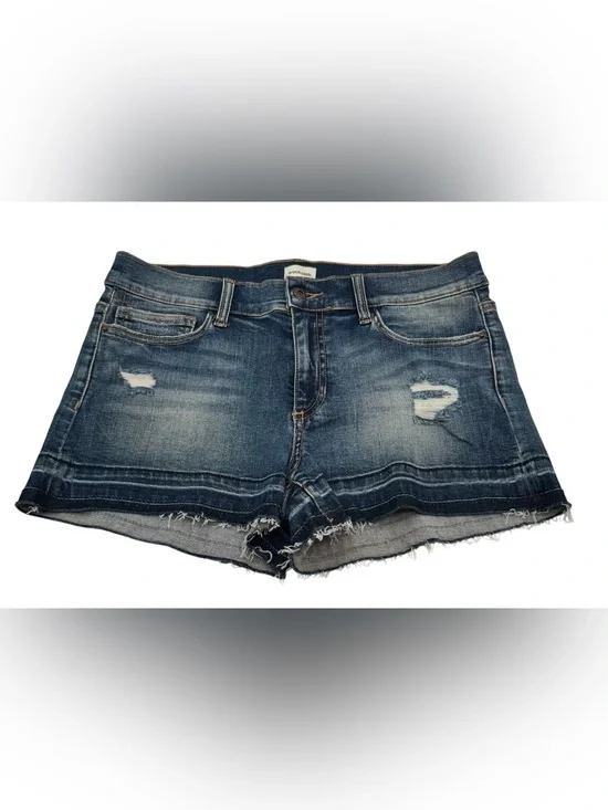 Sneak Peak Cut Off Distressed Mid Rise 9.5