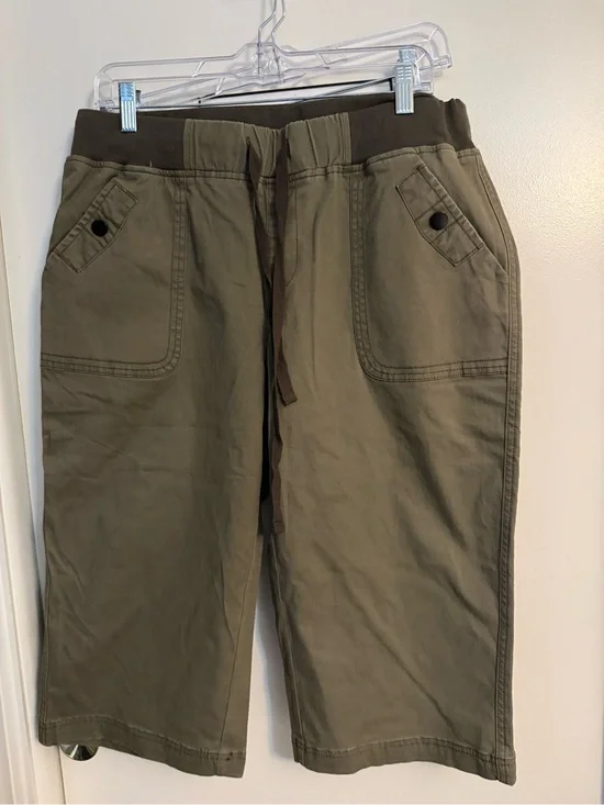 Women's Olive Cargo Shorts with Drawstring Waist NWT Flamingals XL