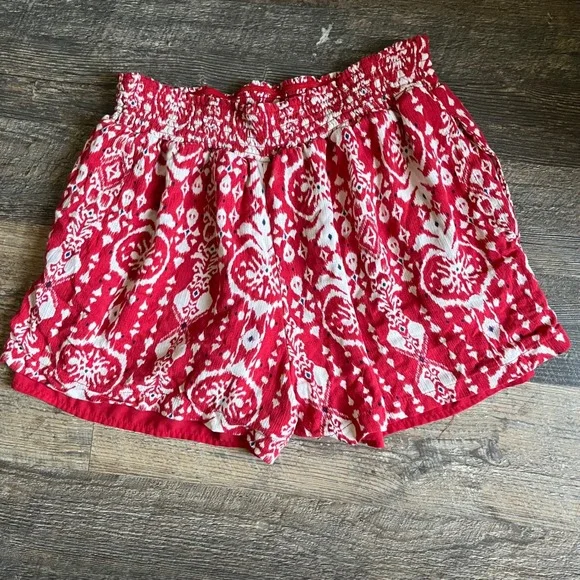 Knox Rose Red Print Shorts Smocked Waist‎ Casual Summer Size M