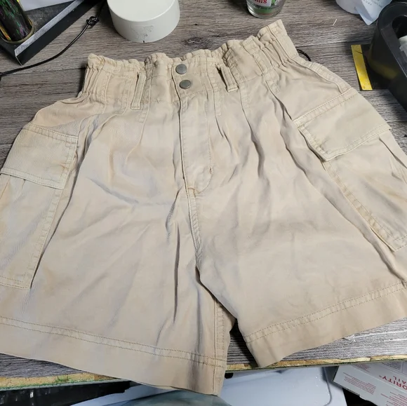Blank NYC NWT Size XS Tan Paper‎ bag Waist Shorts
