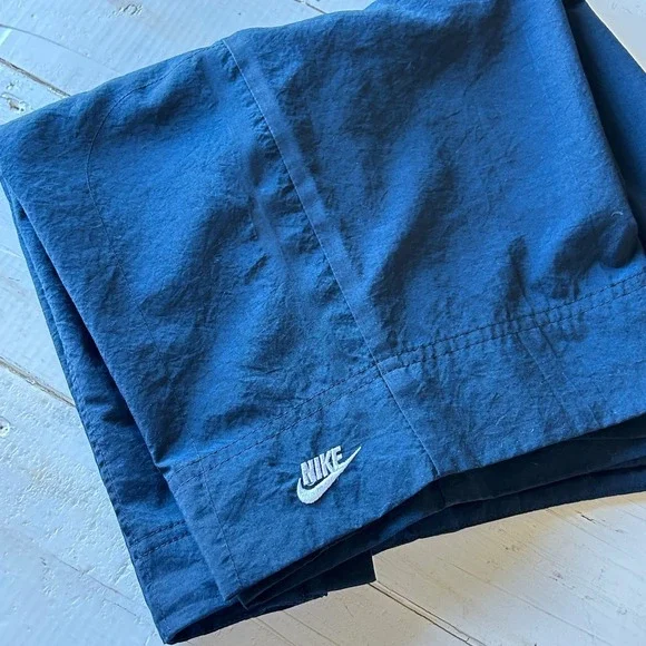 Nike Women Shorts Navy Blue Athletic Casual Size M M(8-10) Knee‎ Length