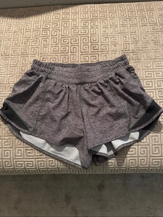 Lululemon Hot High-Rise Lined Short 2.5