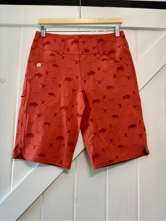 Wild Rye Play Wild Women’s Adventure Shorts Rust Orange Bison Longhorn Print 6