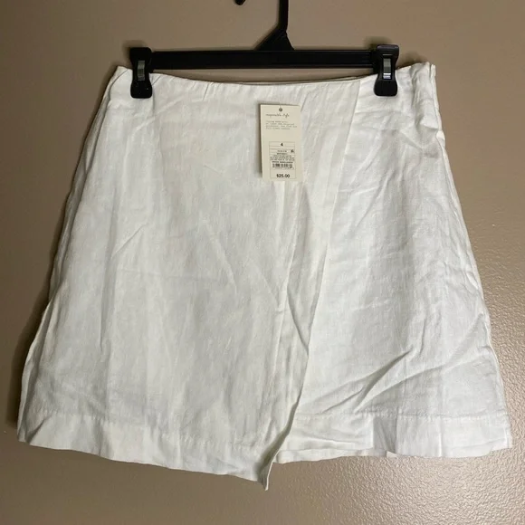 A New‎ Day White Skort