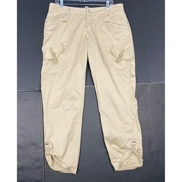 Cache Womens beige cargo pants, size 10 with zippered roll-up pockets a slim fit