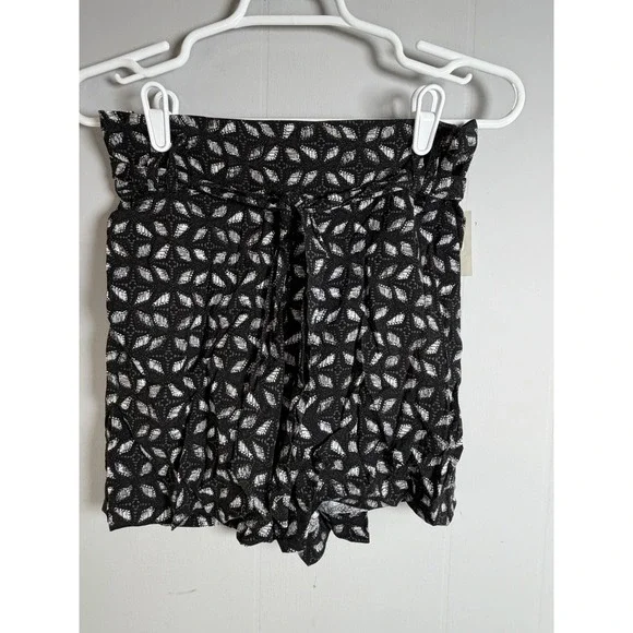 Maurices Shorts Rayon‎ Size XS New With Tags Tie Waist Shorts