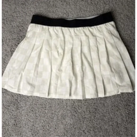 JoyLab Large White Checkered Pleated Tennis Skort with Built In Shorts