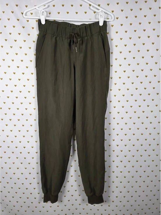 Lululemon Women's Olive Green High Rise Stretch Jogger Pants Size 2