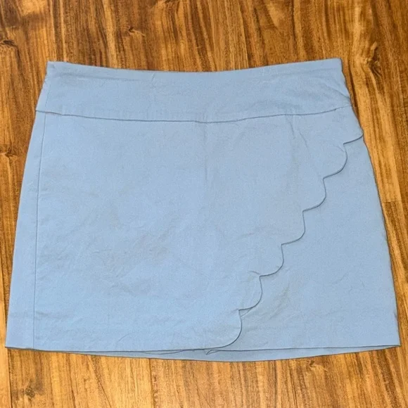 Attyre women 10 medium skort skirt Light Blue Scallop Hem stretch shorts casual