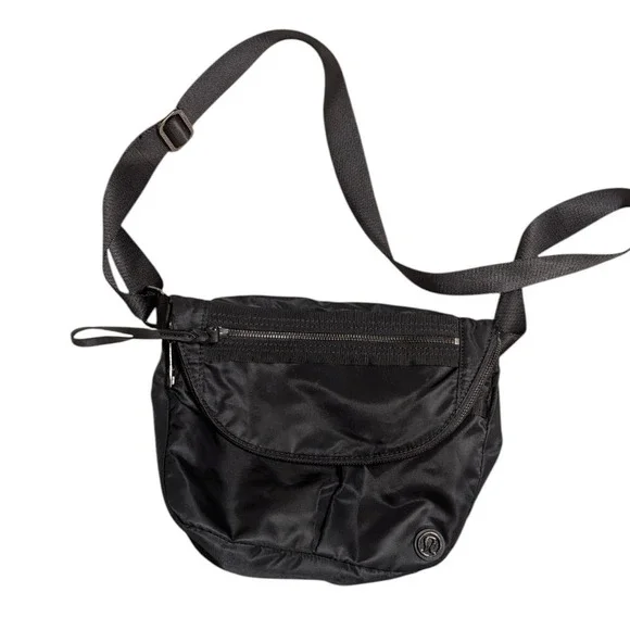 Lululemon All Night Festival Bag Black Nylon Crossbody Messenger Bag 5L