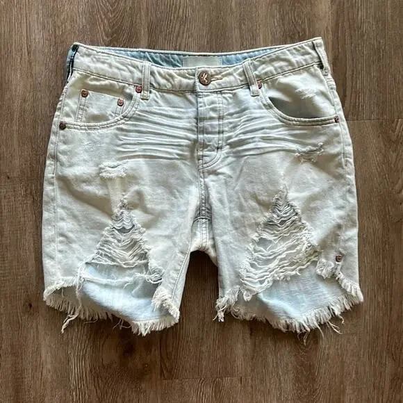 One Teaspoon Stevies Boyfriend Denim Shorts Light Wash Size 26 Distressed Cotton