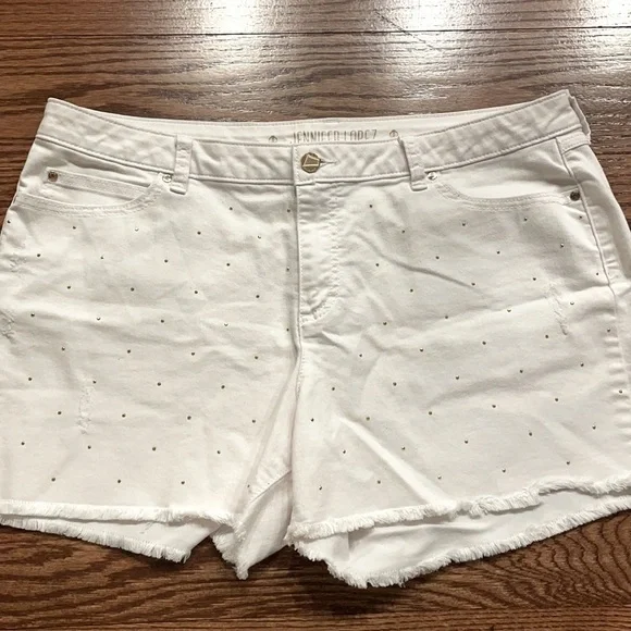 JENNIFER LOPEZ WHITE DENIM SHORTS with GOLD STUDS raw hemline 5 pocket sz 16