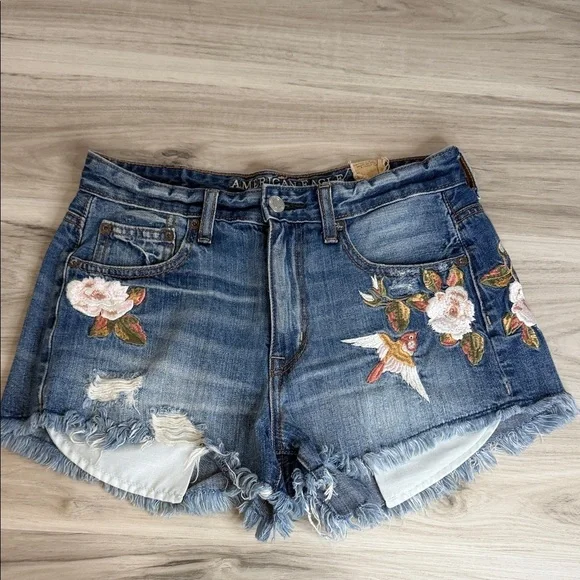 NWT Vintage American Eagle Outfitters Blue Jean Shorts with Floral Embroidery so